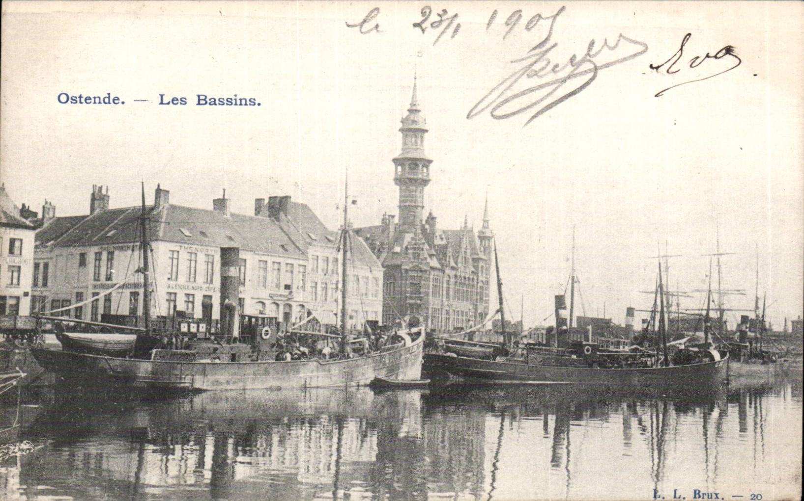 CPA Belgique Ostende Les bassins Bateaux