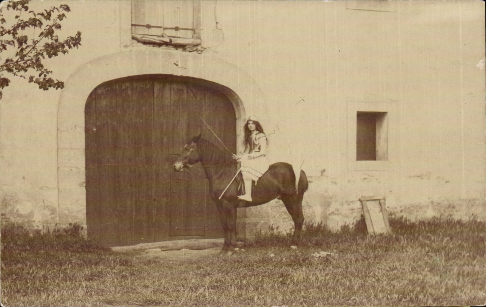 CARTE PHOTO Gabrielle Maurin Cheval 