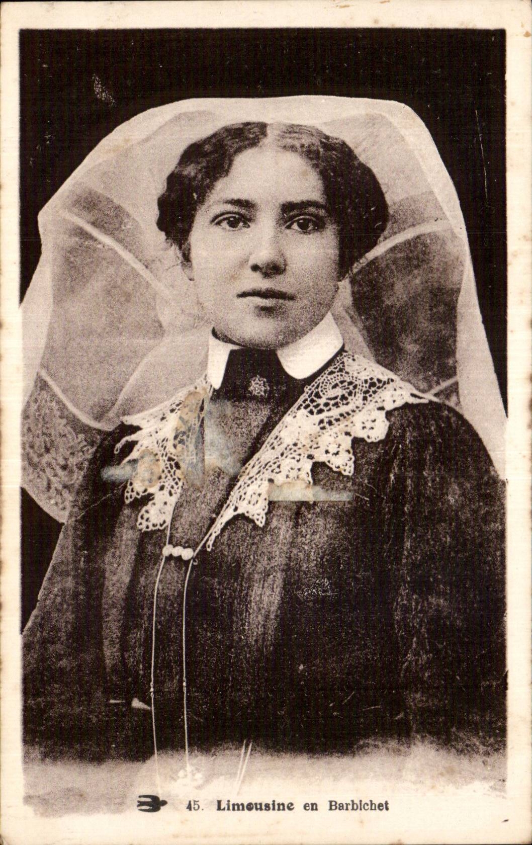 CPA Limousine en Barbichet Folklore costume