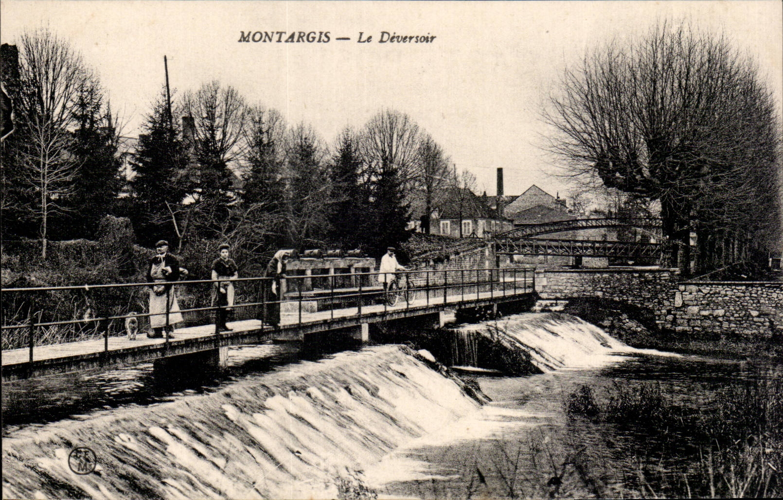 CPA Montargis Le deversoir 