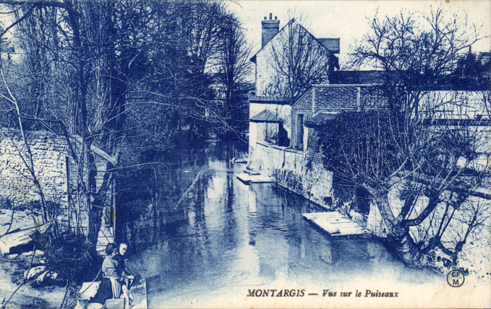 CPA Montargis Vue sur le Puiseaux 