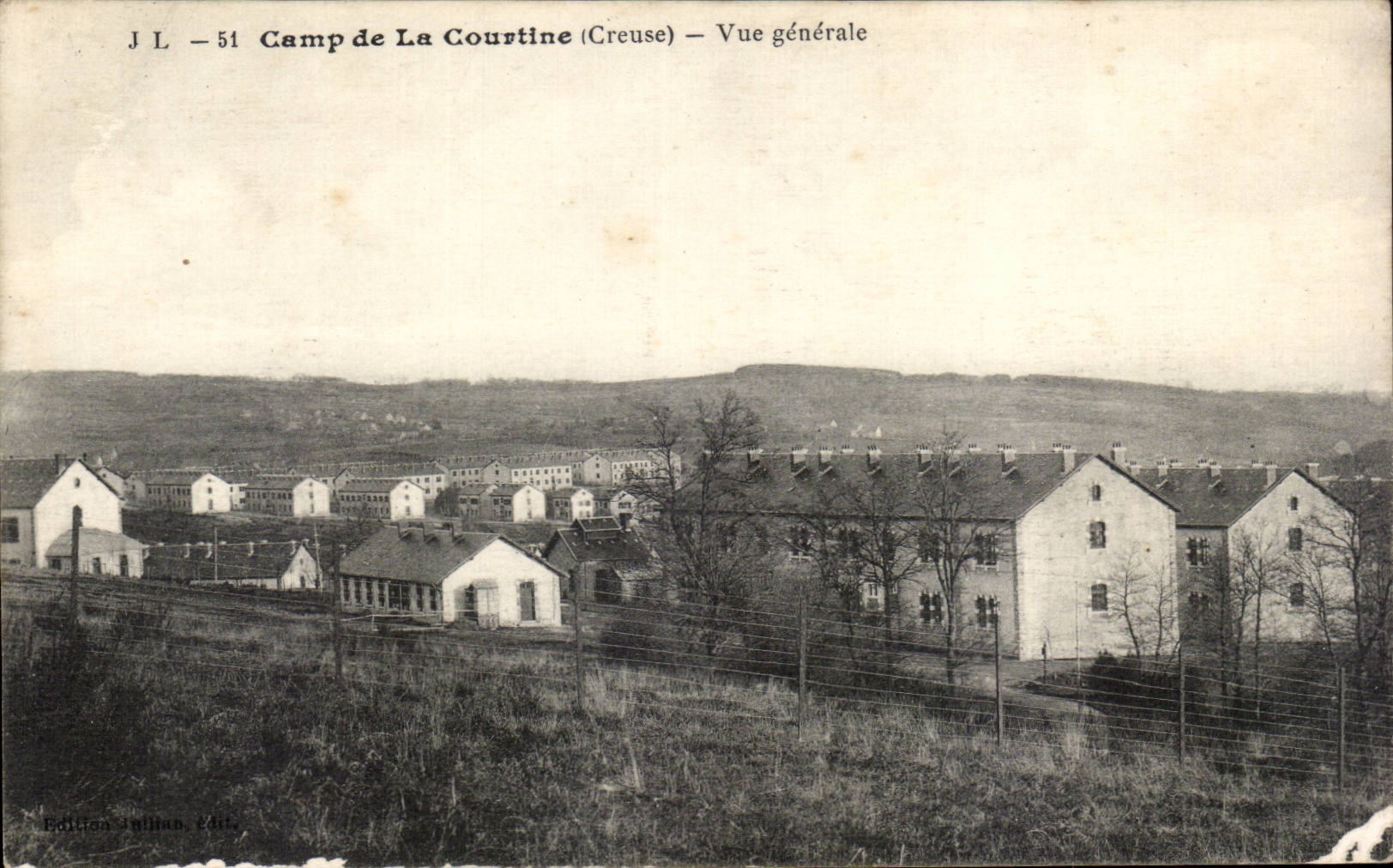 CPA Camp de la Courtine Vue generale Militaria