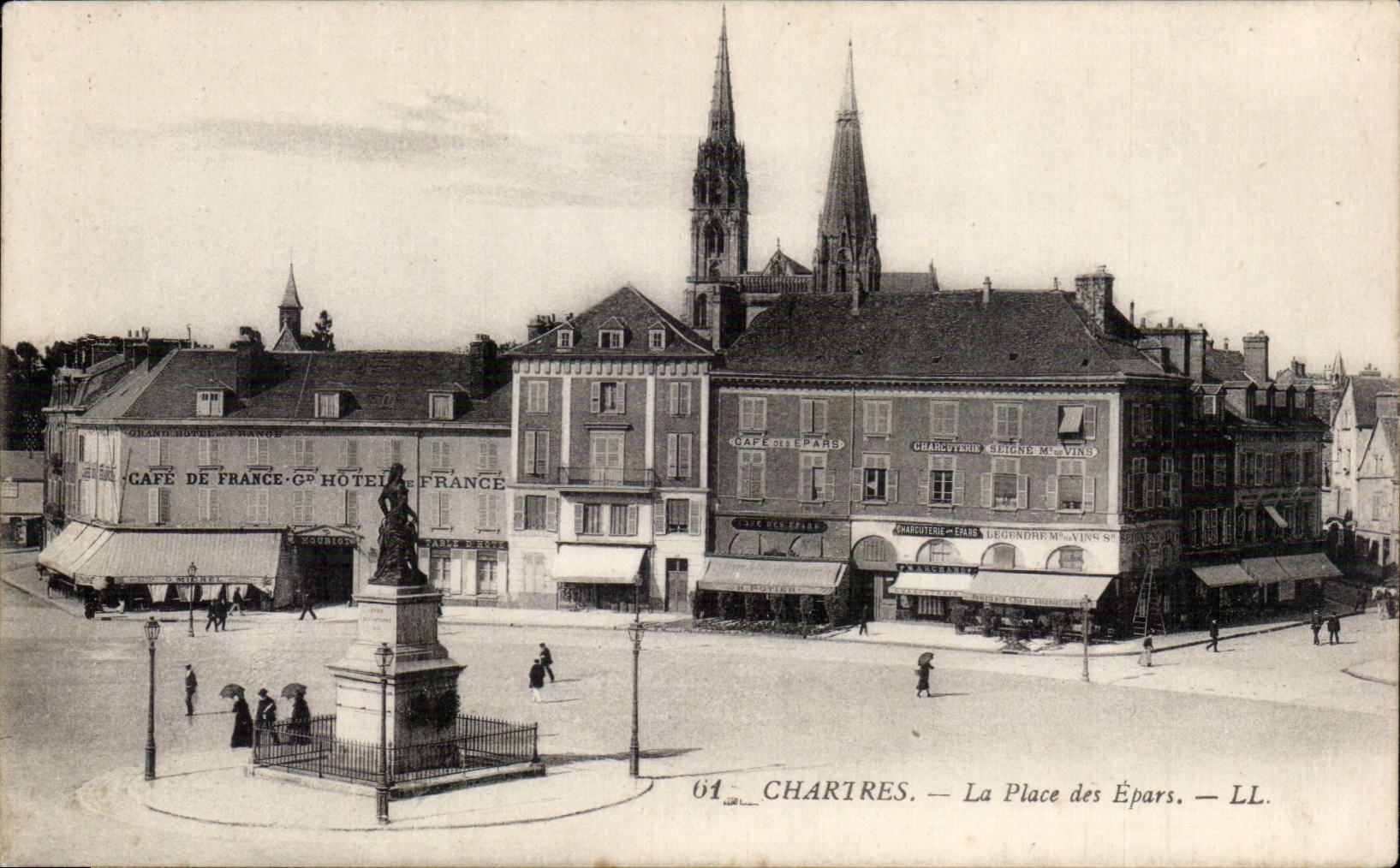 CPA Chartres La place des Epars