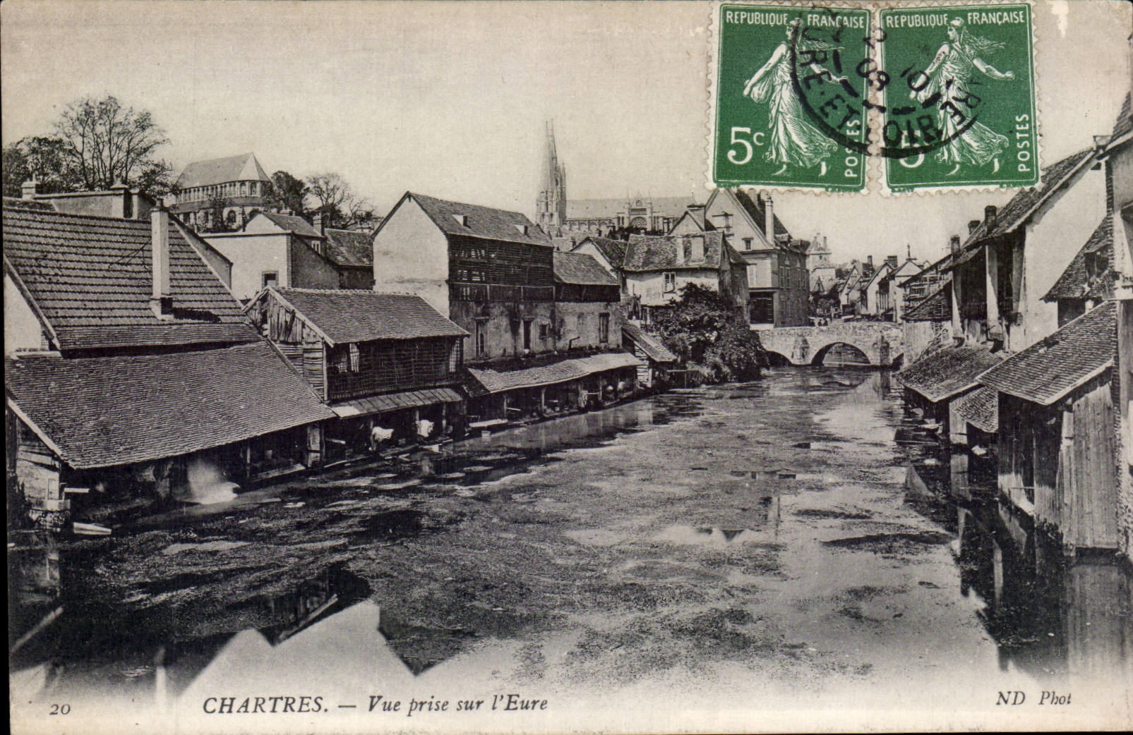 CPA Chartres Vue prise sur l'Eure Lavoir