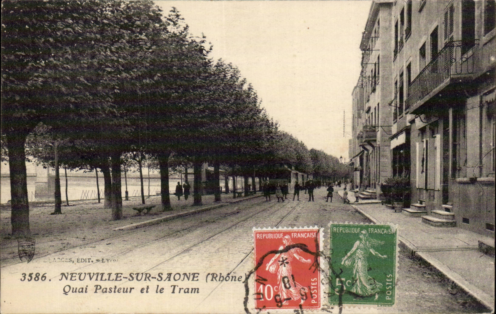 Neuville-sur-Saône — Quai Pasteur et le Tram — Éditeur: L. Lacages, Lyon, n°3586