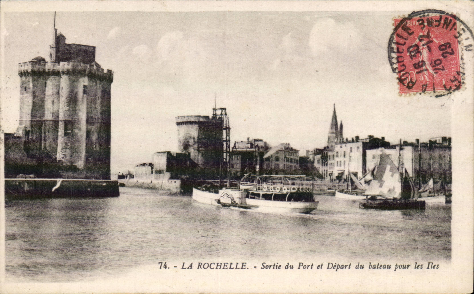 La Rochelle — Sortie du Port et Départ du bateau pour les Îles — éditeur CPAPHIL, n°74