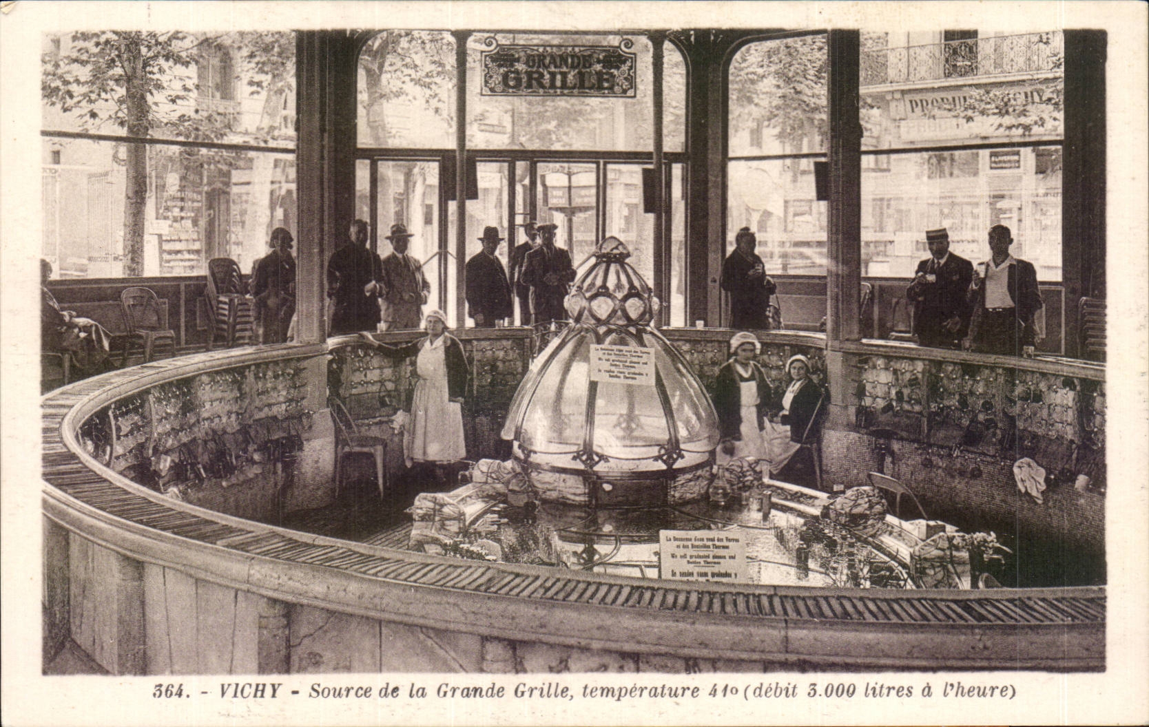 Vichy - Source de la Grande Grille — température 41° (débit 3.000 litres à l'heure)