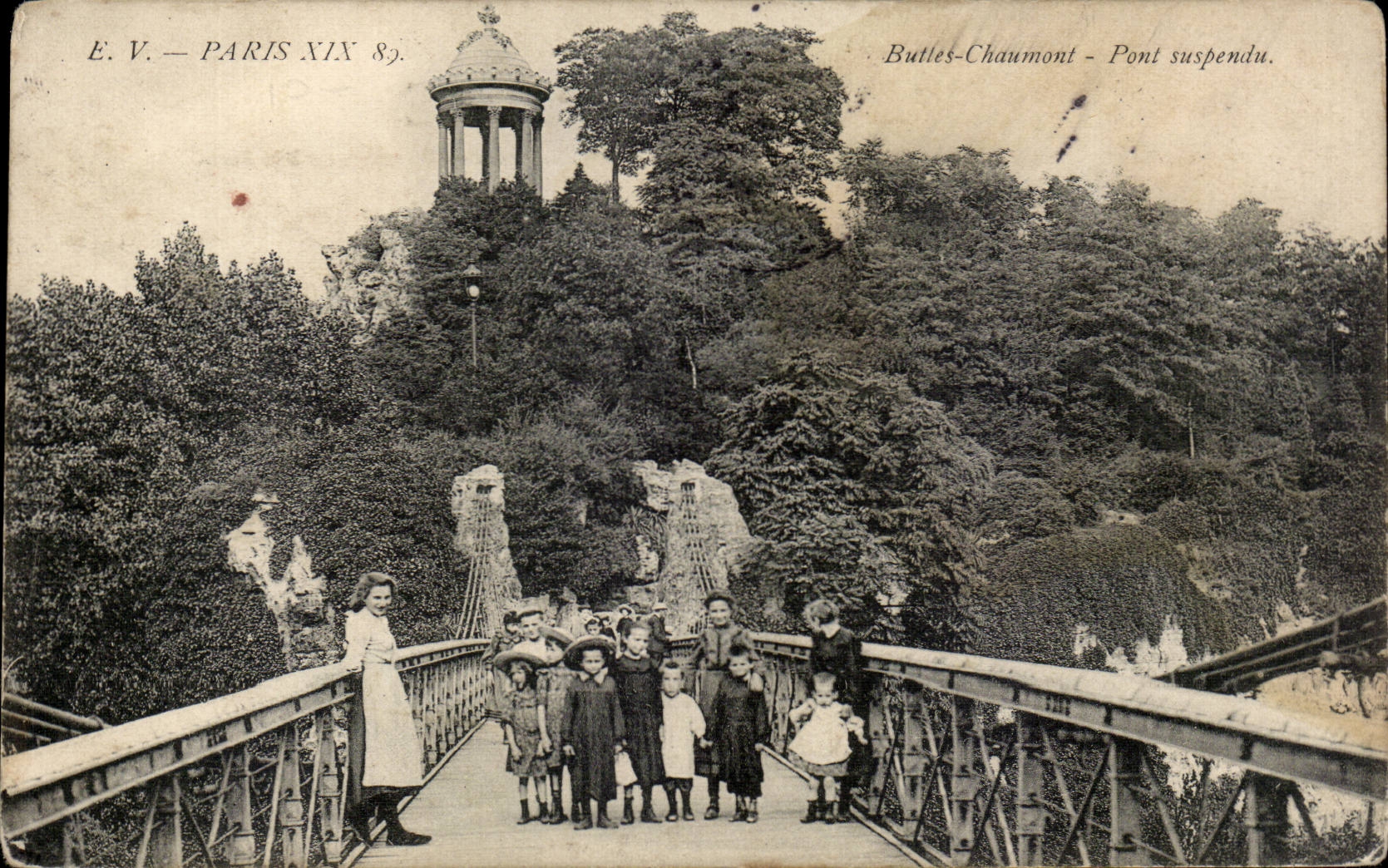 CPA Paris Buttes Chaumont Pont suspendu