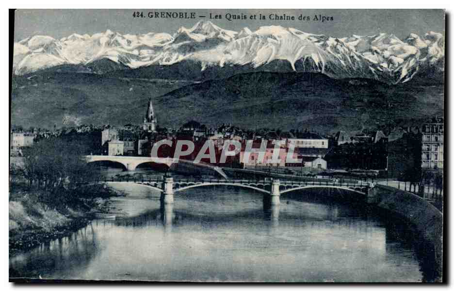 CPA Grenoble Les quais et la chaine des Alpes