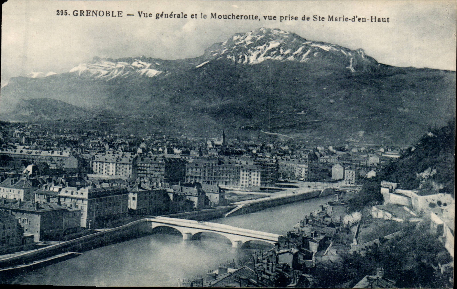 CPA Grenoble Vue generale et le Moucherotte vue prise de Ste Marie d'en haut 