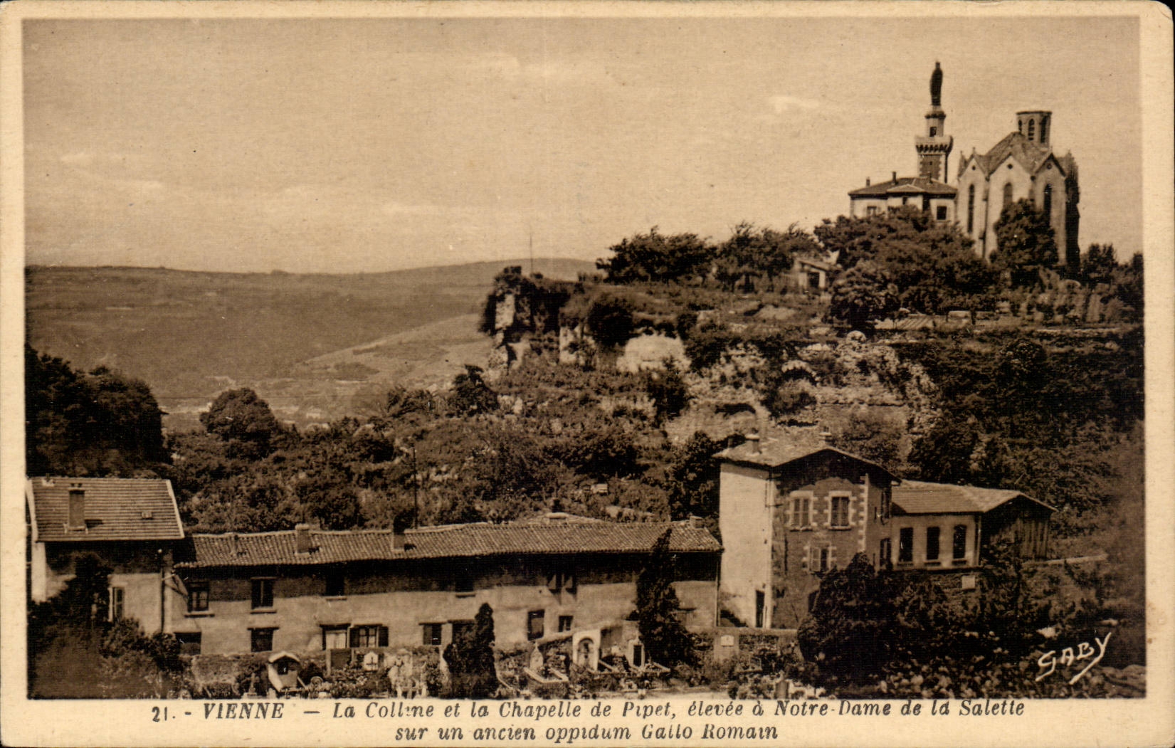 CPA Grenoble La colline et la chapelle de Pipet elevee a Notre Dame de la SAlette sur una ncien oppidum Gallo romain 