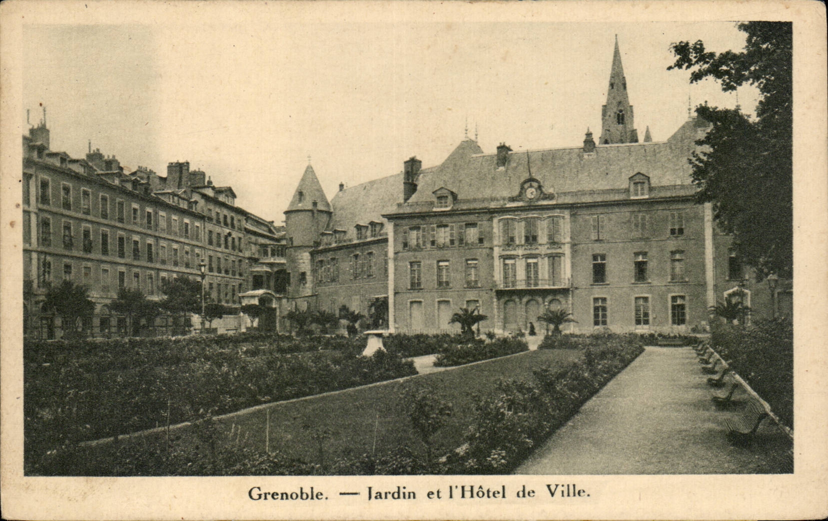 Grenoble — Jardin et l'Hôtel de Ville