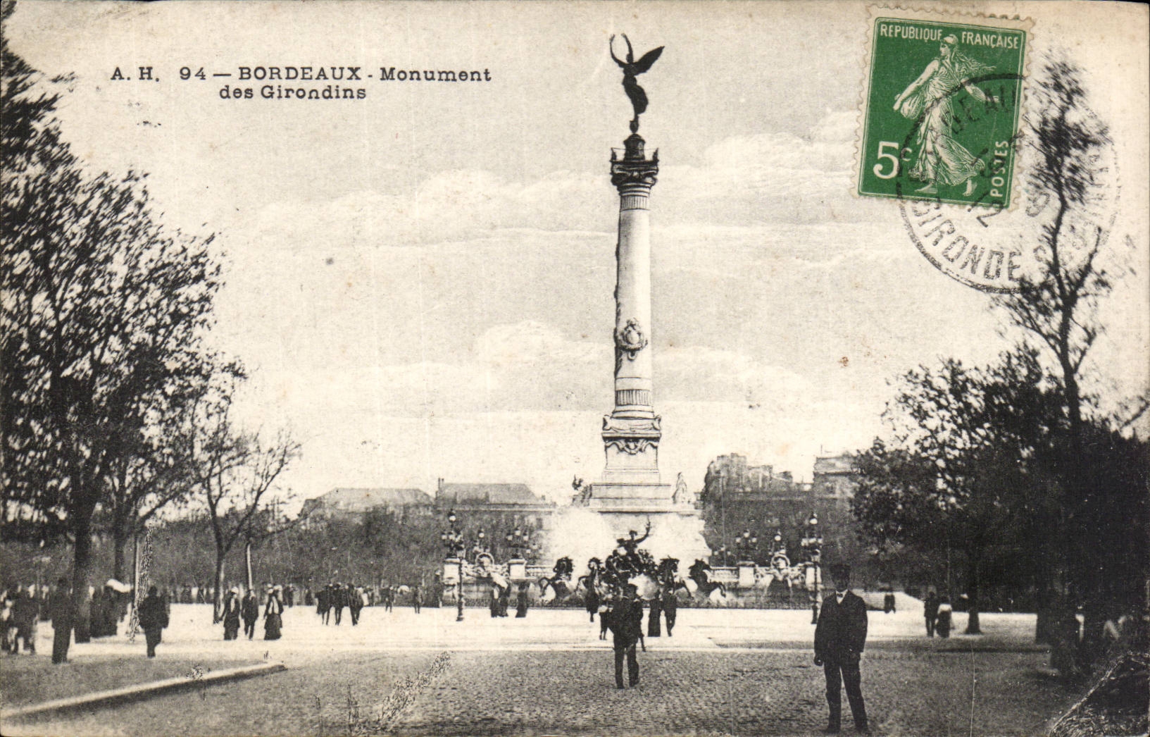 CPA Bordeaux Monument des Girondins