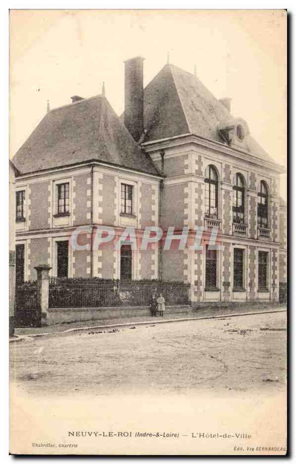 CPA Neuvy le Roi L'hotel de ville
