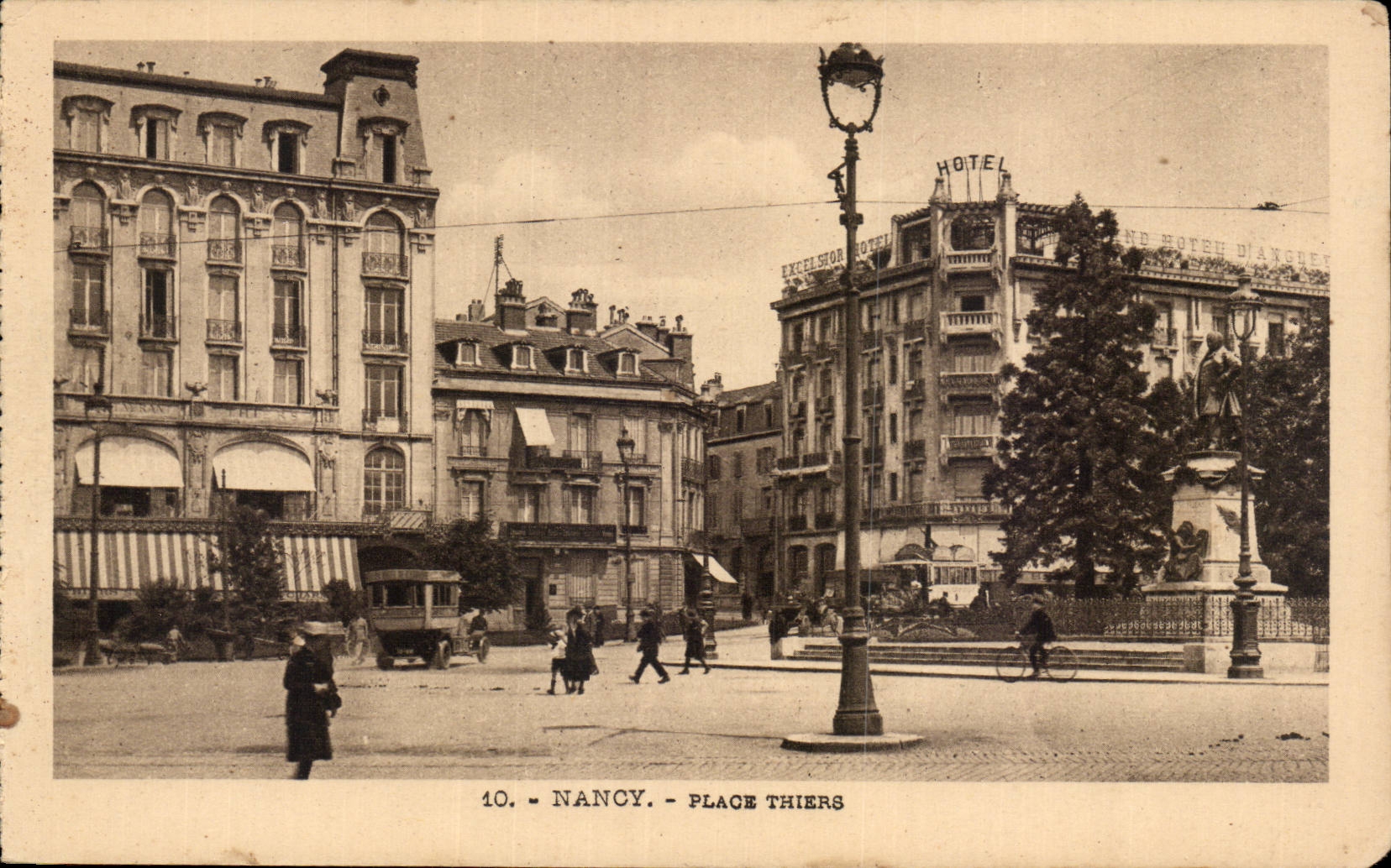 Nancy - Place Thiers — Hôtel Excelsior et statue — Imprimerie Réunies de Nancy, n°10