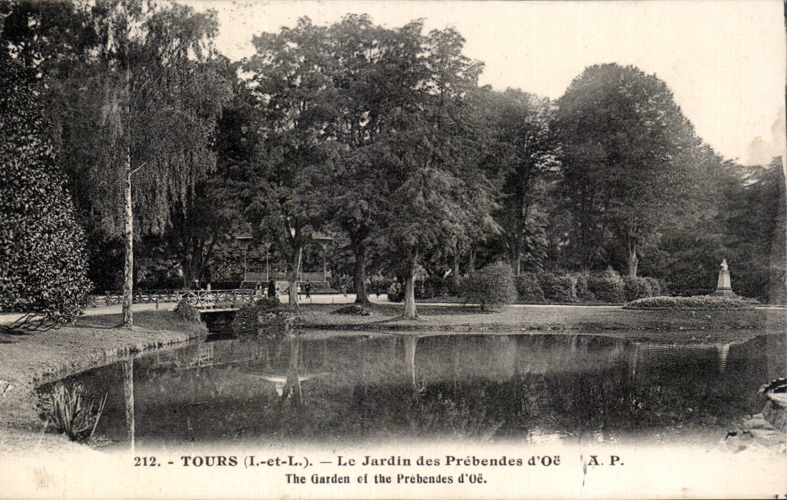 CPA Tours Le jardin des Prebendes d'Oe 