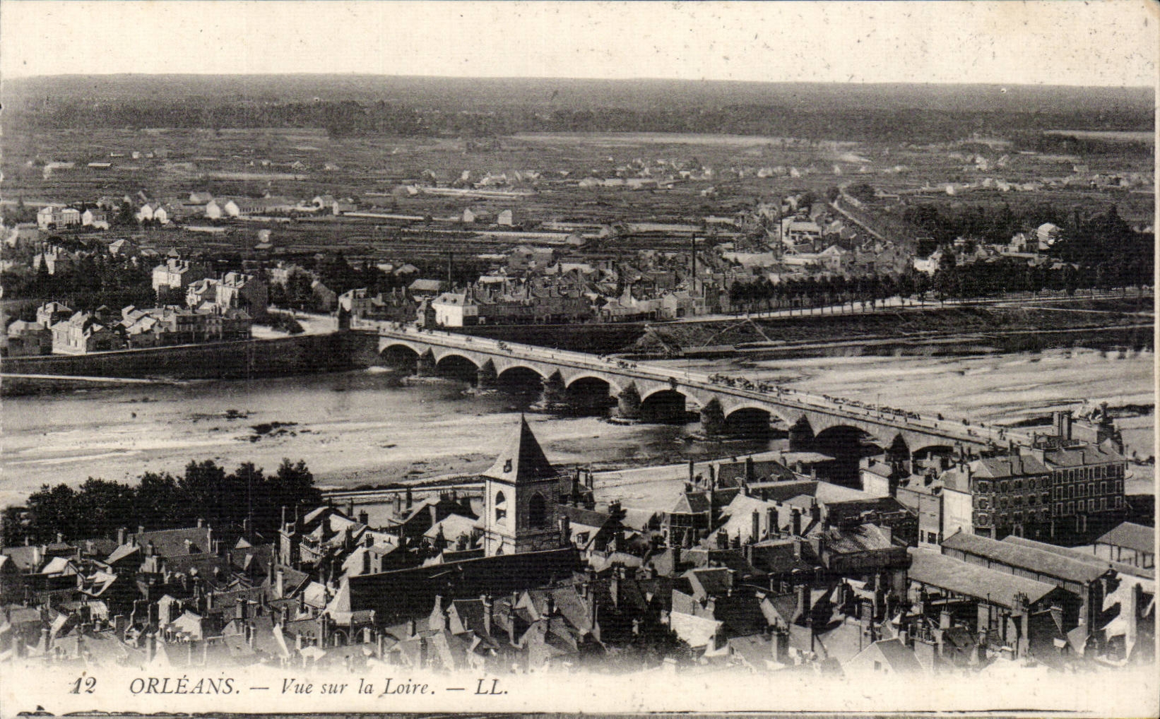 CPA Orleans Vue sur la Loire