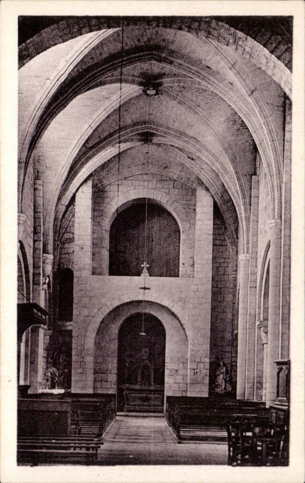CPA Morienval Interieur de l'eglise la tribune