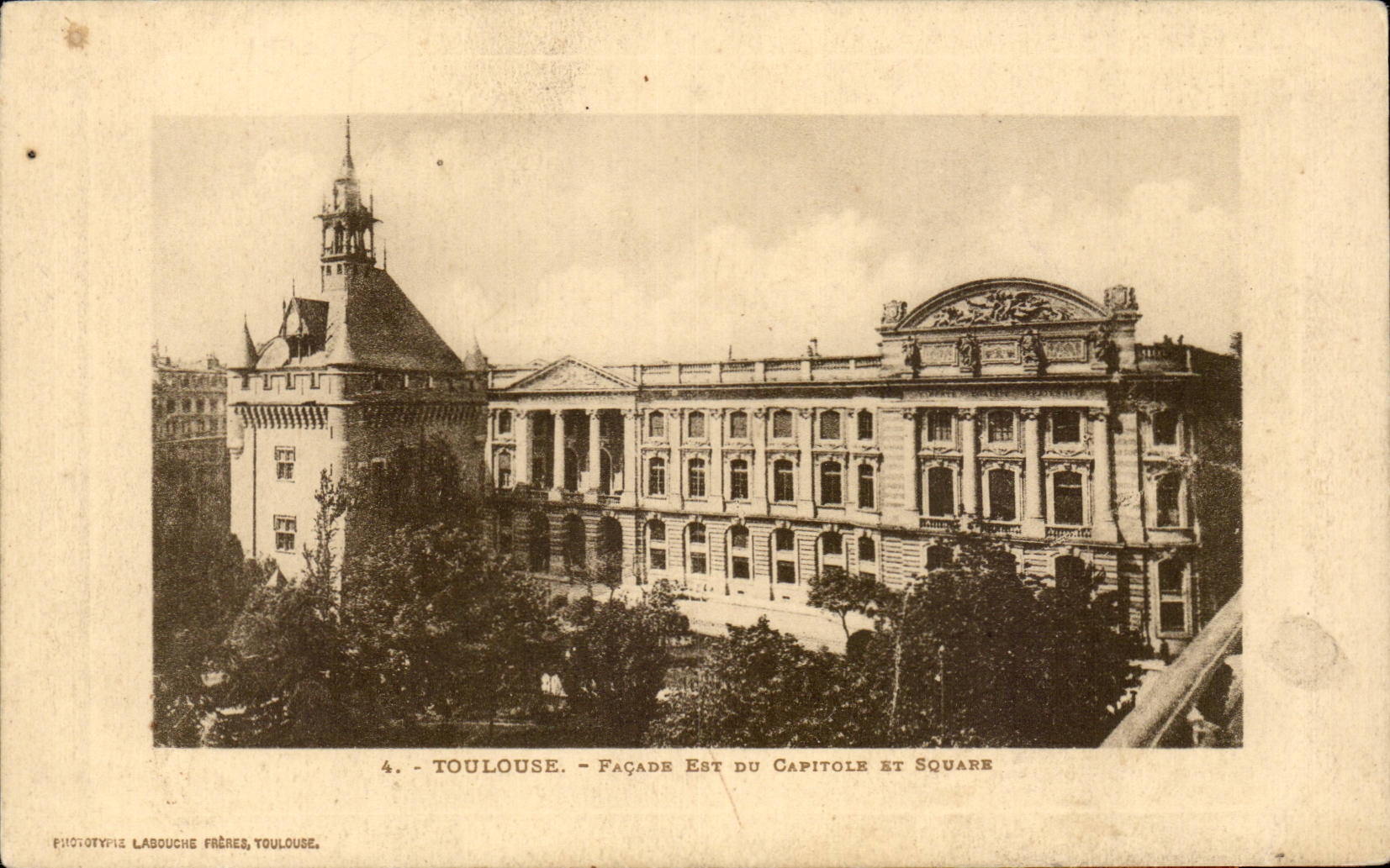 CPA Toulouse Facade Est du Capitole et square