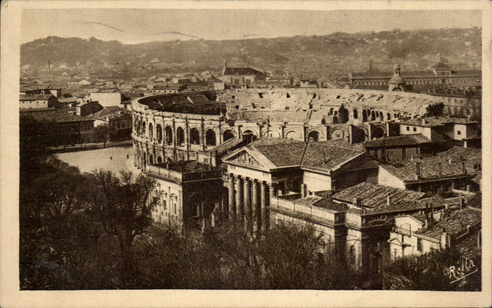 Vue générale des Arènes — Rolle