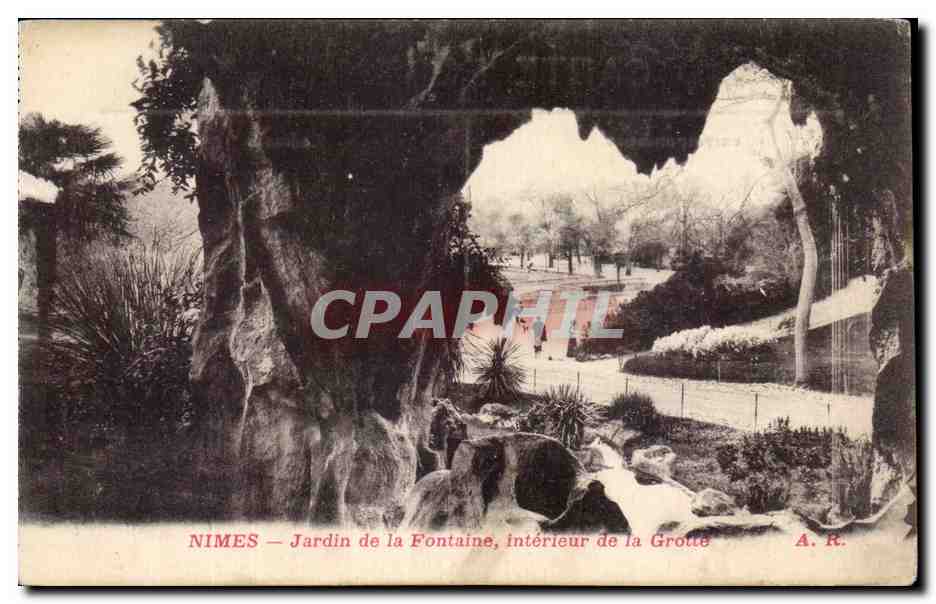 Nîmes — Jardin de la Fontaine, intérieur de la Grotte — A. R.