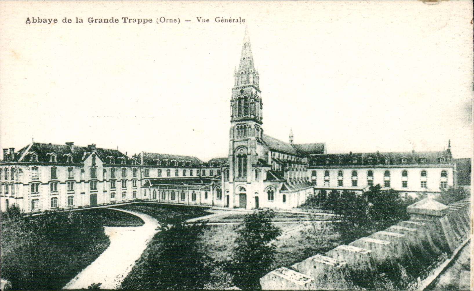 Abbaye de la Grande Trappe (Orne) — Vue Générale — Éditeur non identifié