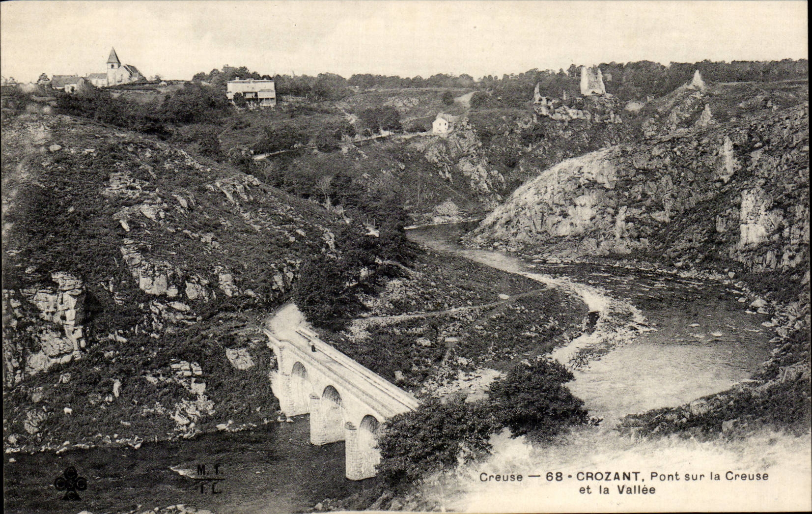 CPA Crozant Pont sur la Creuse et la vallee