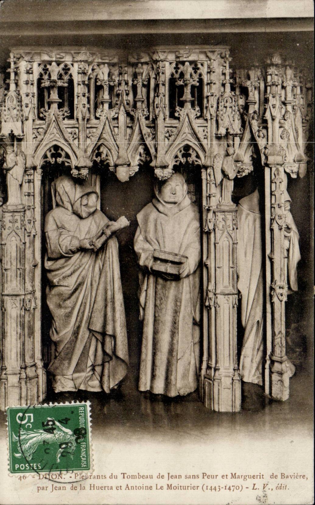 CPA Dijon Pleurants du tombeau de Jean sans peur et Marguerit de Baviere et Jean de la Huerta et Antoine Le Moiturier 