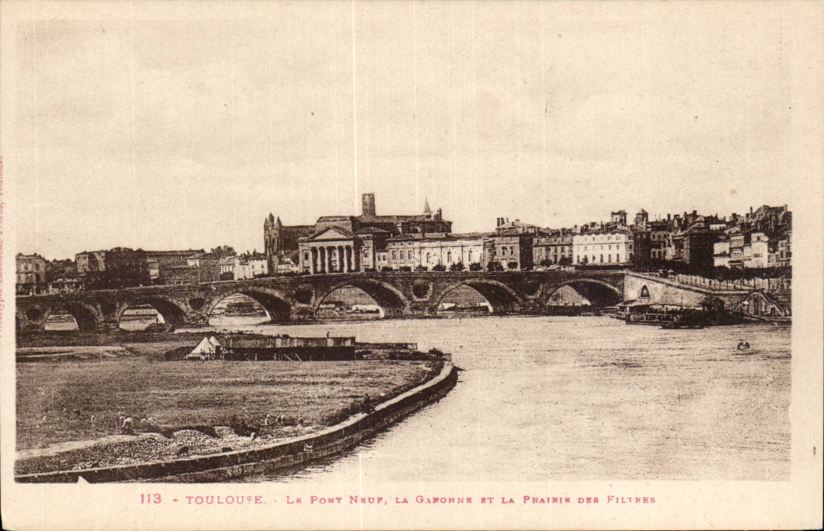 CPA Toulouse Le pont neuf la Garonne et la prairie des filtres