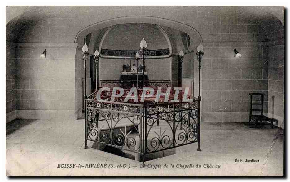 CPA Boissy la Riviere La crypte de la chapelle du chateau