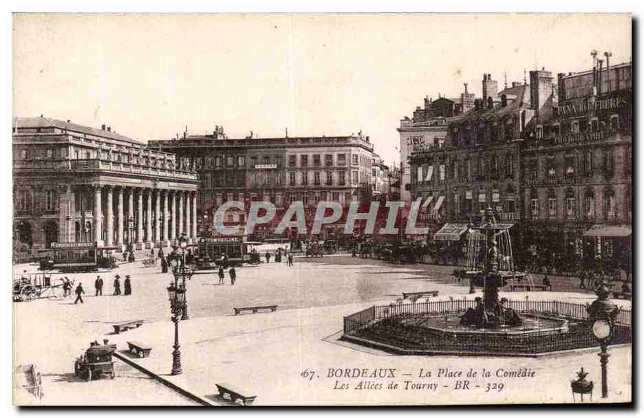 CPA Bordeaux la place de la Comedie Les allees de Tourny