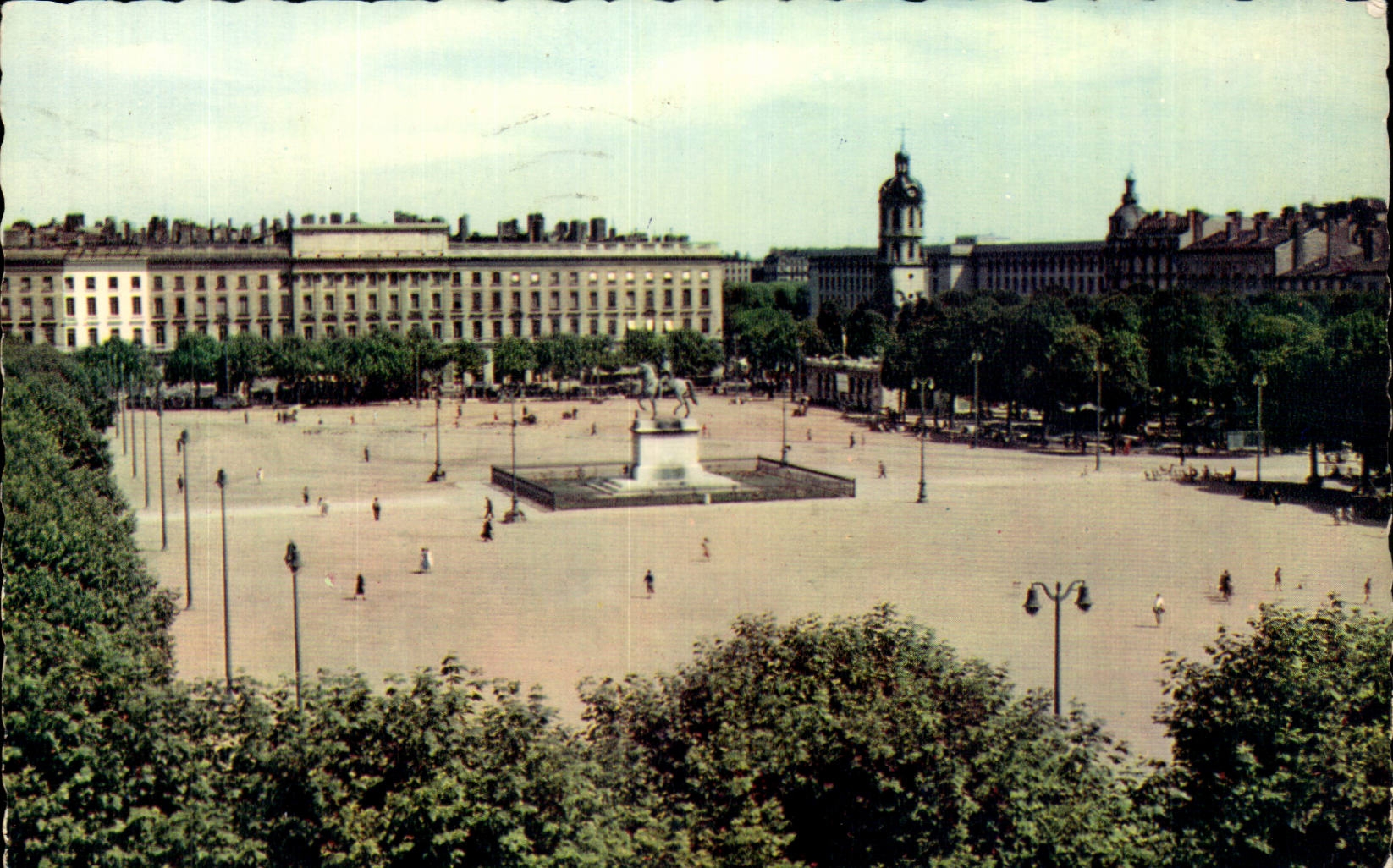 CPSM Lyon Place Bellecour