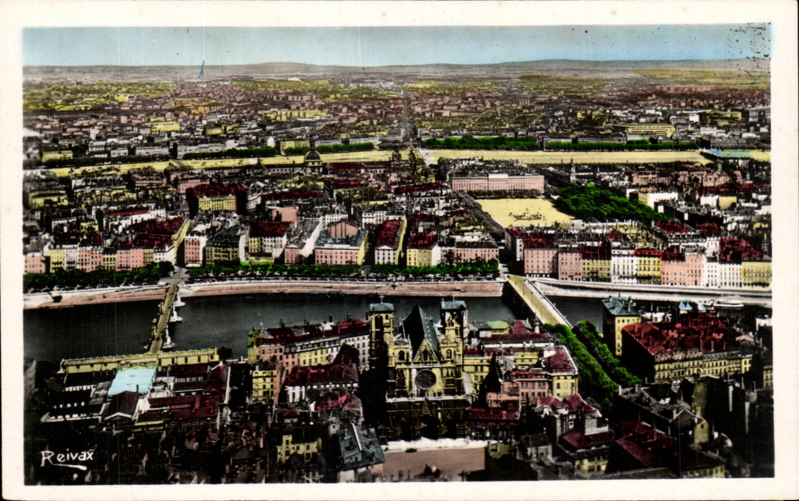 CPSM Lyon Vue generale Saint Jean Bellecour La Saone Le Rhone