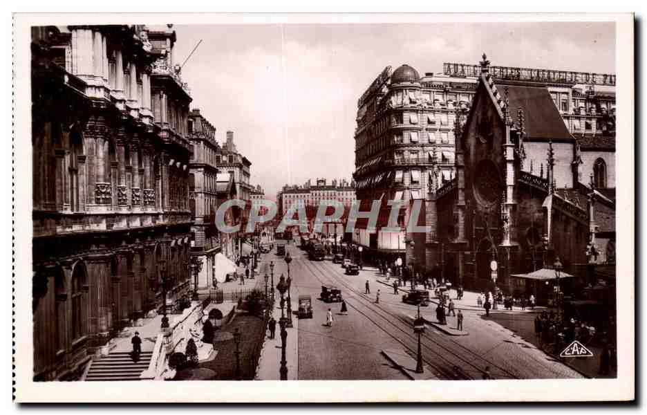 CPSM Lyon Place des cordeliers et l eglise St Bonaventure
