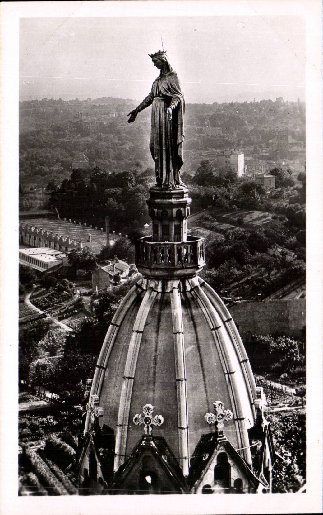 LYON - Ancienne Chapelle de Fourvière — La Vierge dorée de Fabisch — Les Éditions du Chemin-Neuf