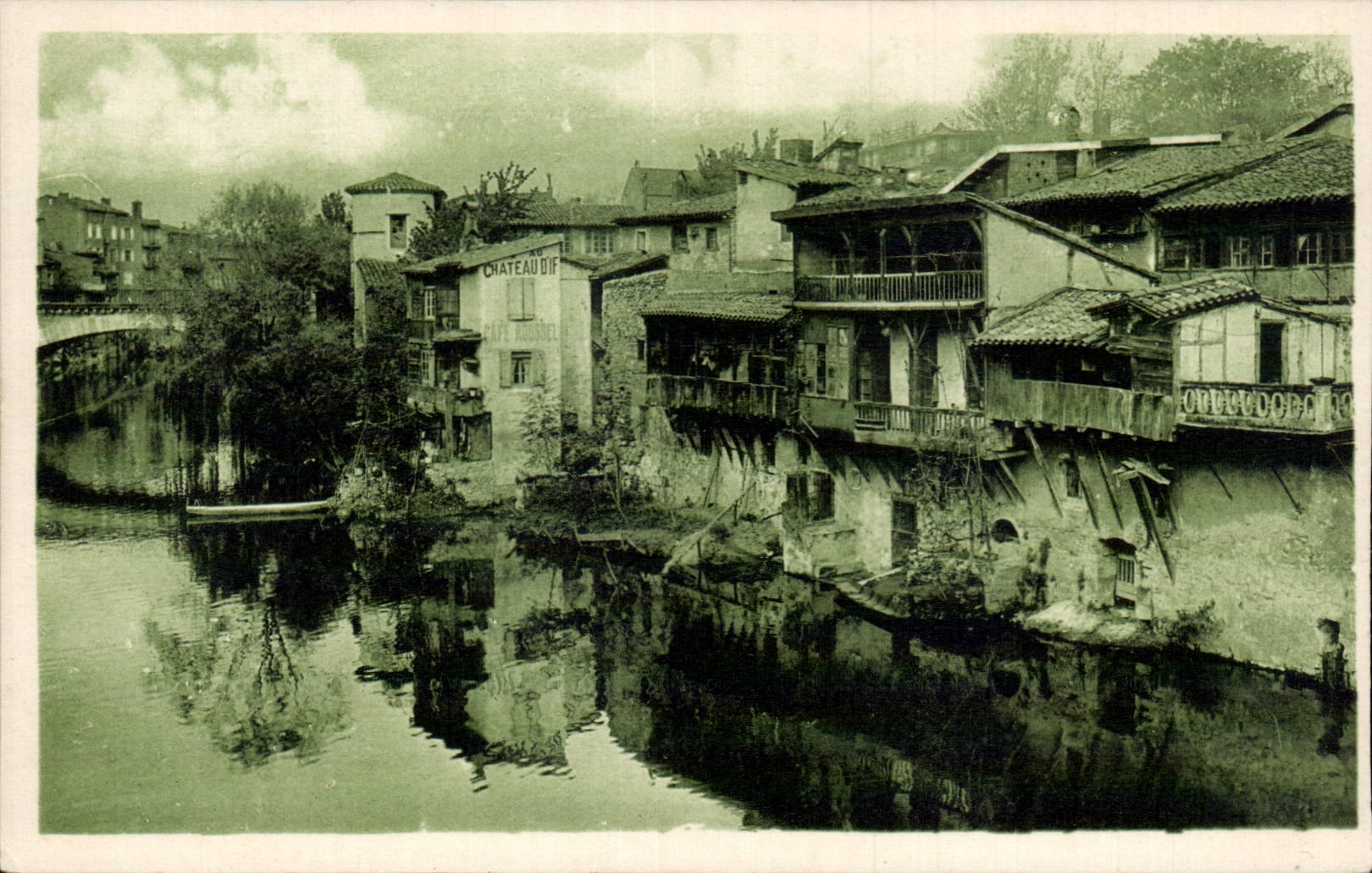 CPA Castres Pont Miredameset vieilles maisons