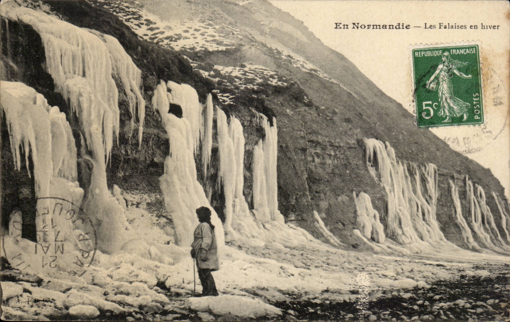 Les Falaises en hiver — En Normandie — A. Dubost, édit. (Calvados)