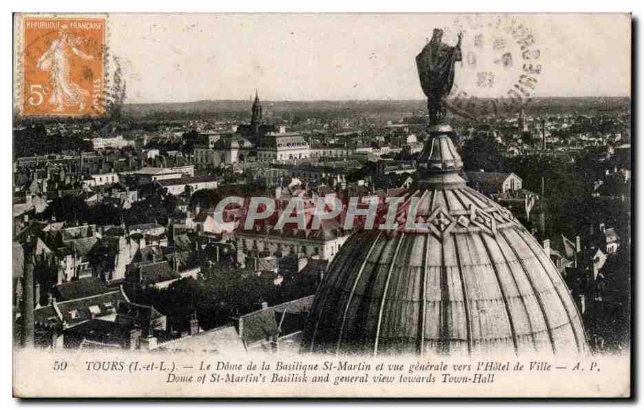 CPA Tours Le dome de la basilique St Martin et vue generale de l hotel de ville