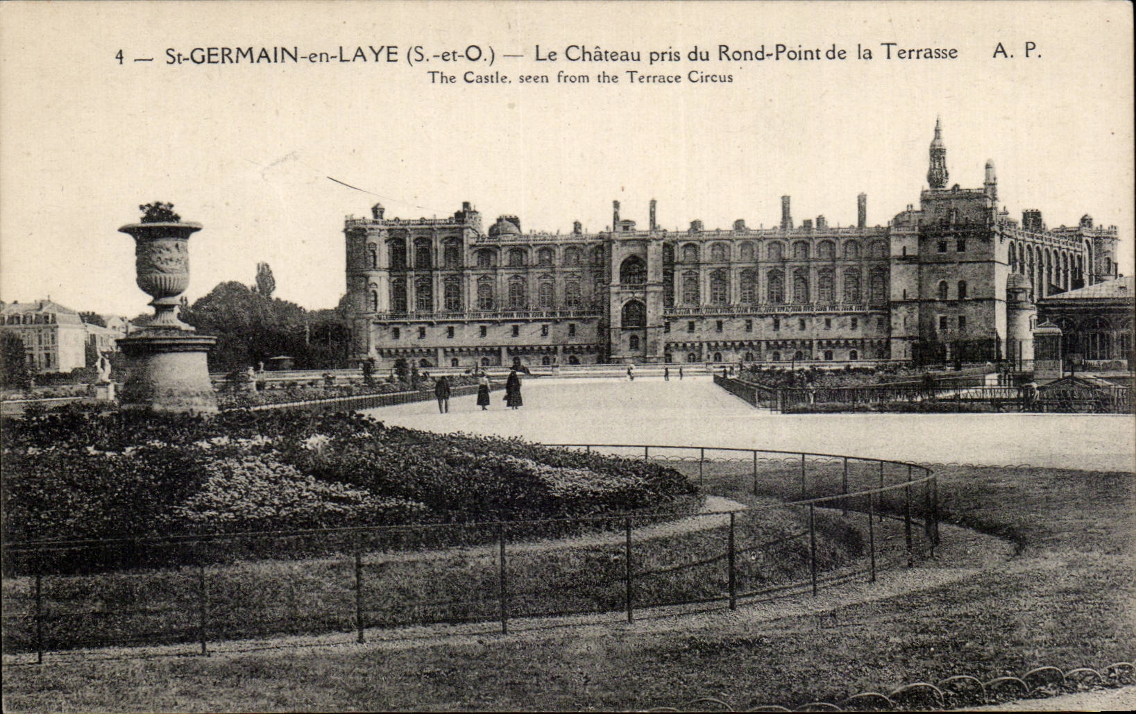 St-GERMAIN-en-LAYE (S.-et-O.) — Le Château pris du Rond-Point de la Terrasse — A.P.