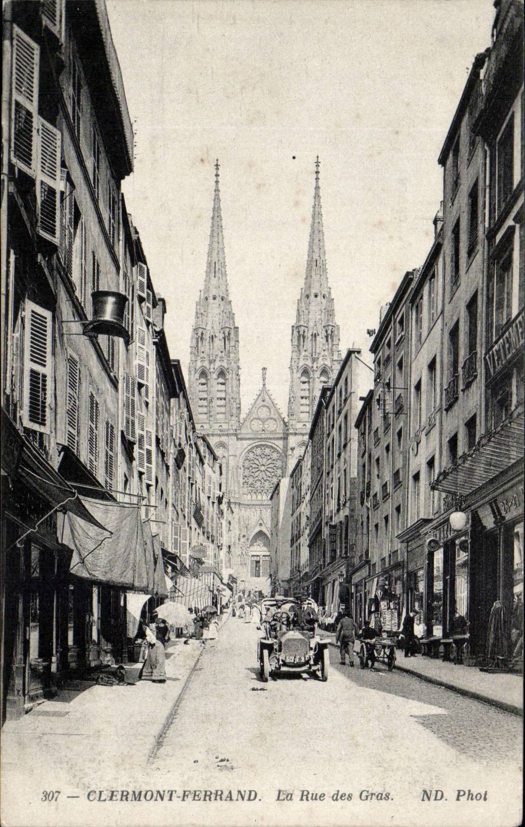 CPA Clermont Ferrand La rue des Gras