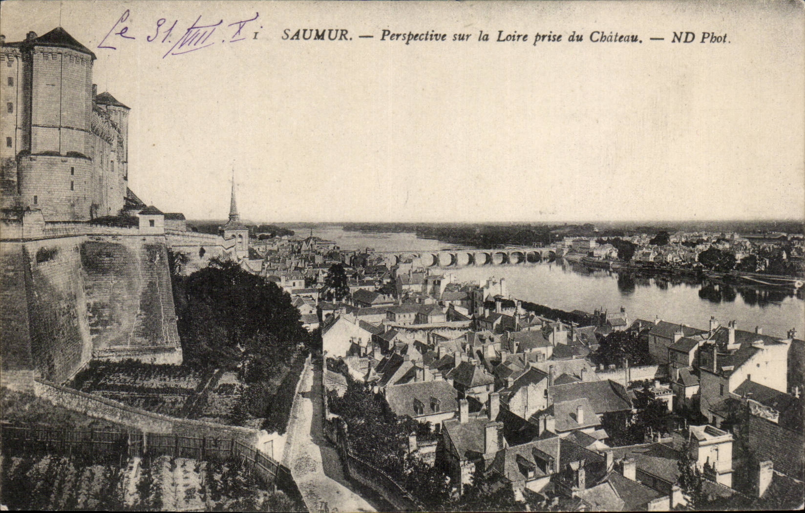 CPA Saumur Perspective sur la Loire prise du chateau