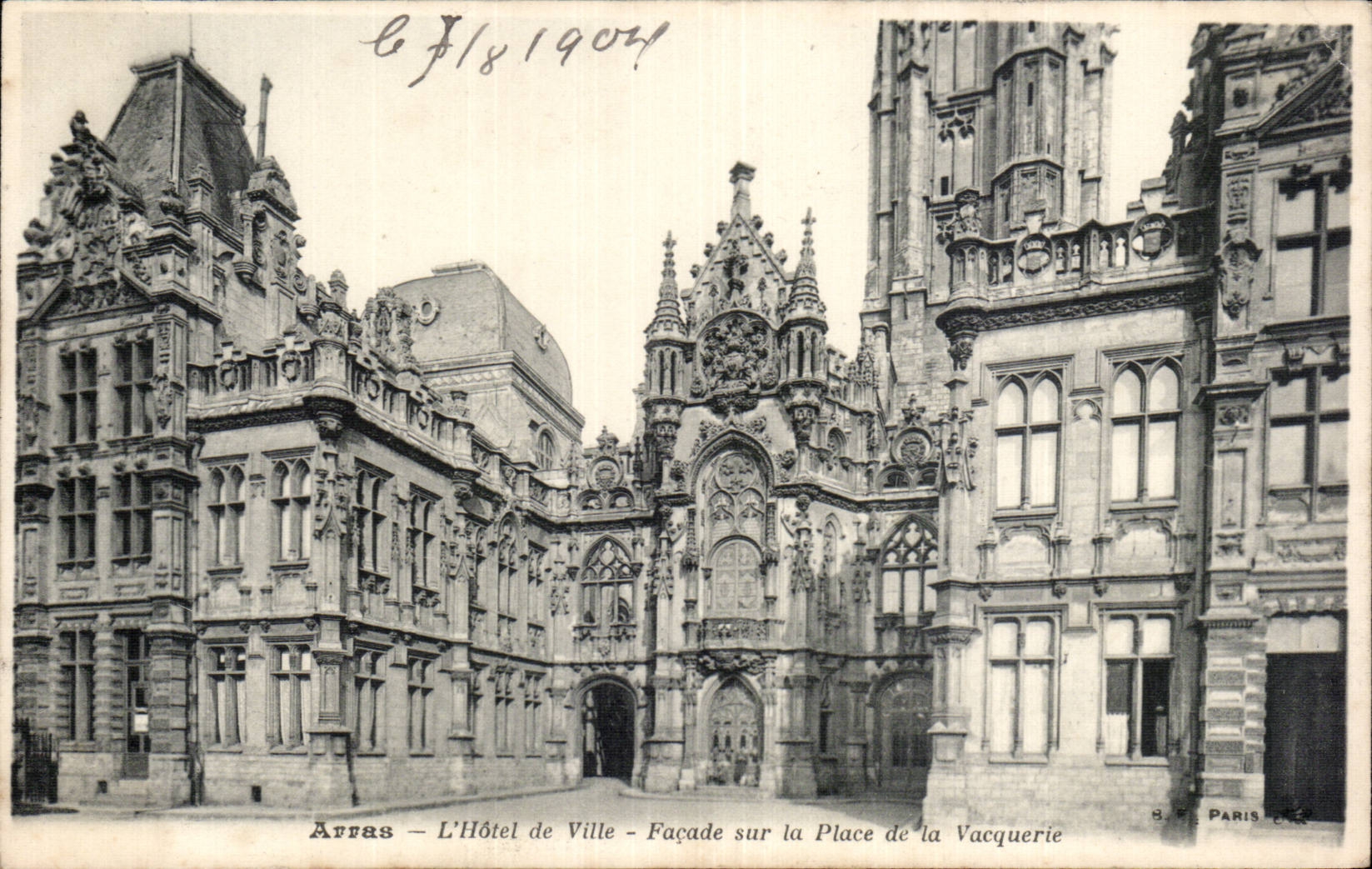 Arras — L'Hôtel de Ville — Façade sur la Place de la Vacquerie — Paris, éditeur B. F.