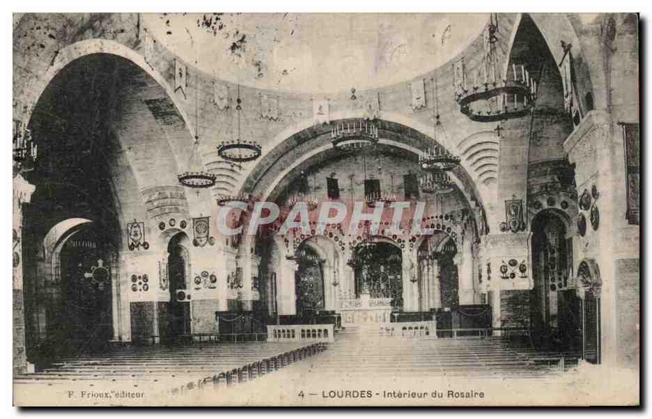 CPA Lourdes Interieur du rosaire