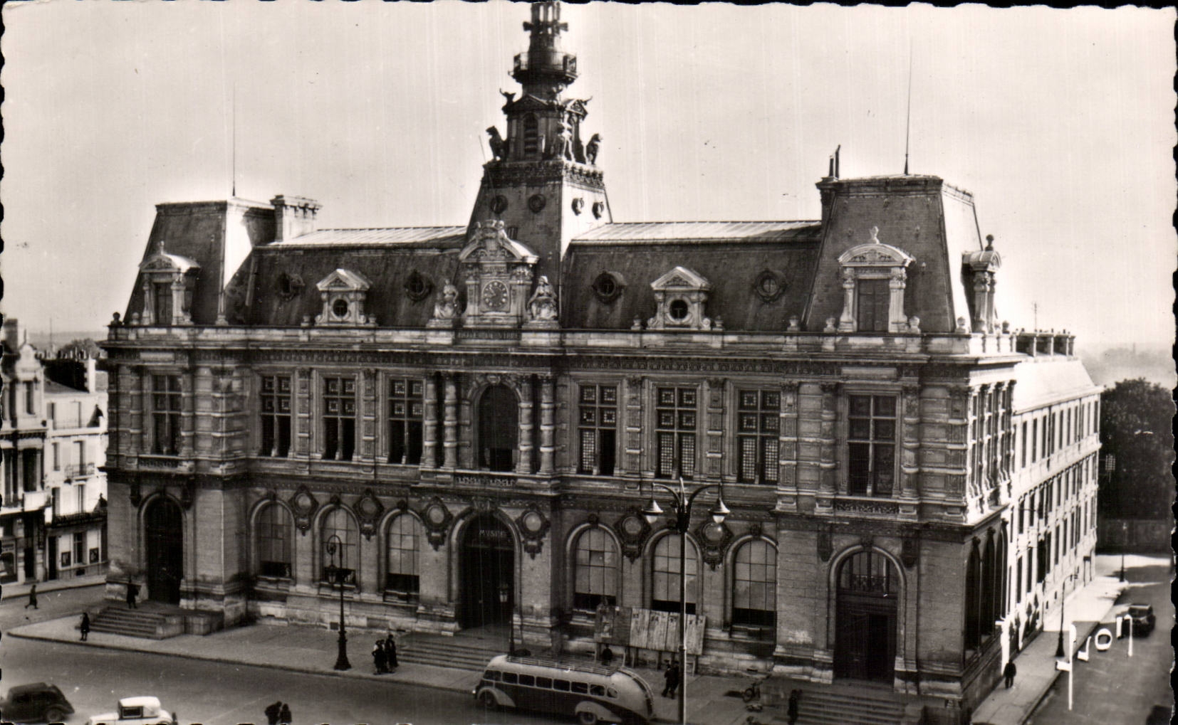 Poitiers (Vienne) — L'Hôtel de Ville — Éditions d'Art Française