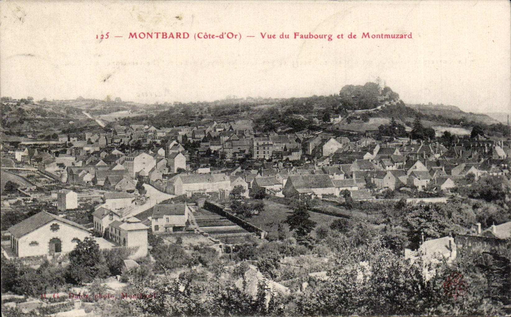 CPA Montbard Vue du faubourg et de Montmuzard