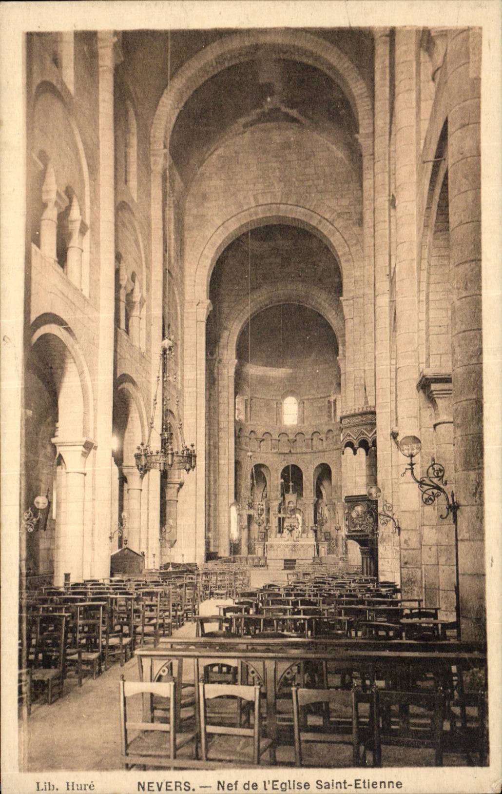 CPA Nevers Nef de l eglise St Etienne 