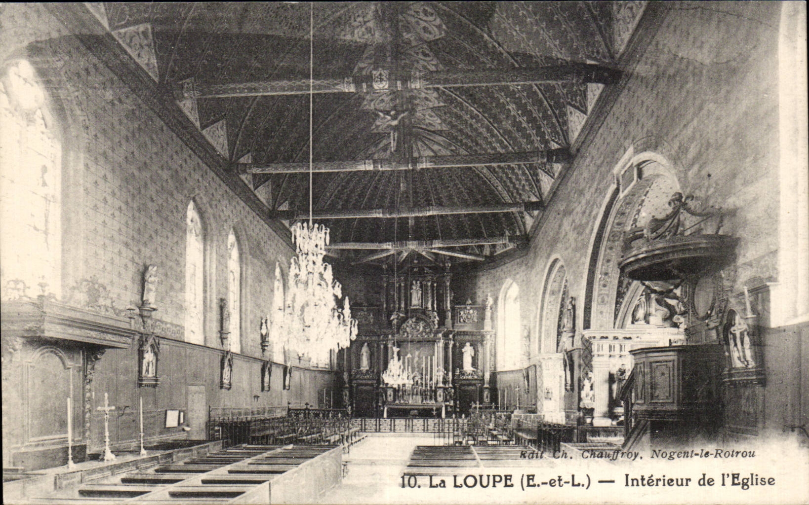 CPA La Loupe Interieur de l eglise