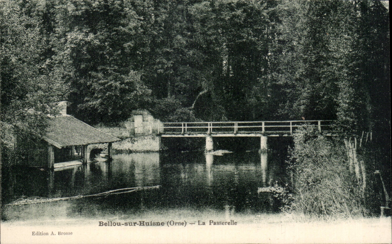 CPA Bellou sur Huisne La passerelle