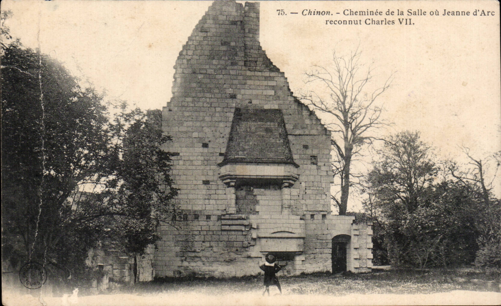 Chinon - Cheminee de la Salle ou Jeanne d Arc reconnut Charles VII - CPA 