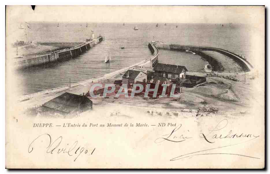 Dieppe - L Entree du Port - CPA 